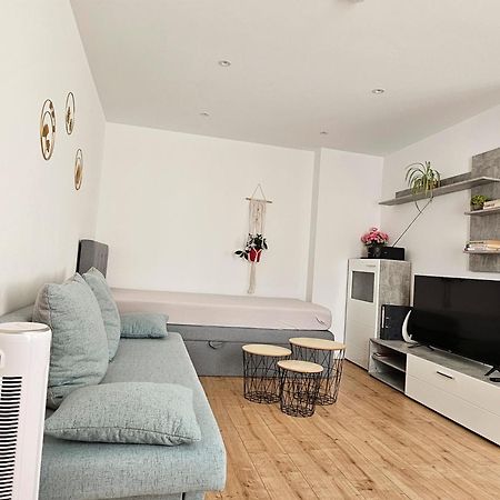 Schoene Ferienwohnung 54 M², Zentrumsnah, Kingbett แอร์ฟวร์ท ภายนอก รูปภาพ