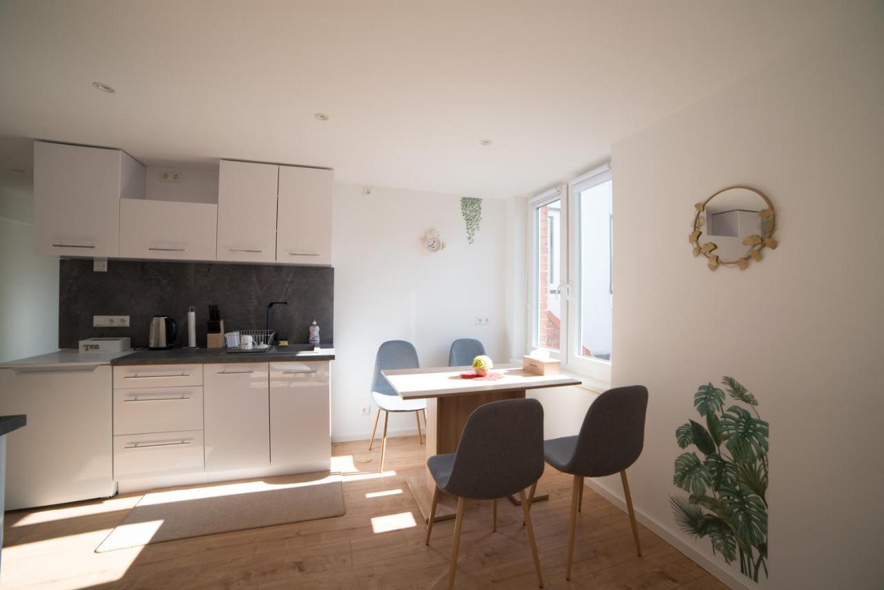 Schoene Ferienwohnung 54 M², Zentrumsnah, Kingbett แอร์ฟวร์ท ภายนอก รูปภาพ