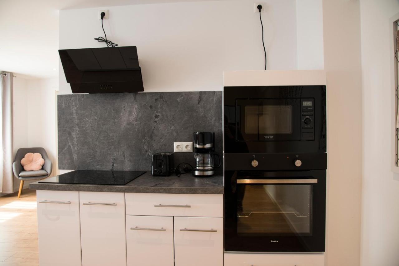 Schoene Ferienwohnung 54 M², Zentrumsnah, Kingbett แอร์ฟวร์ท ภายนอก รูปภาพ