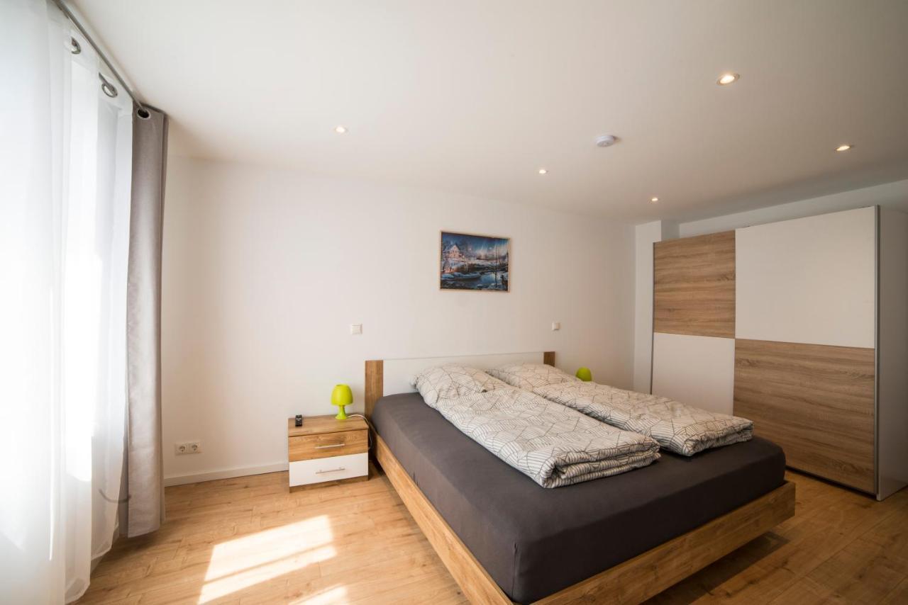 Schoene Ferienwohnung 54 M², Zentrumsnah, Kingbett แอร์ฟวร์ท ภายนอก รูปภาพ